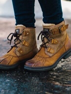 ugg cecile waterproof duck boots size 10